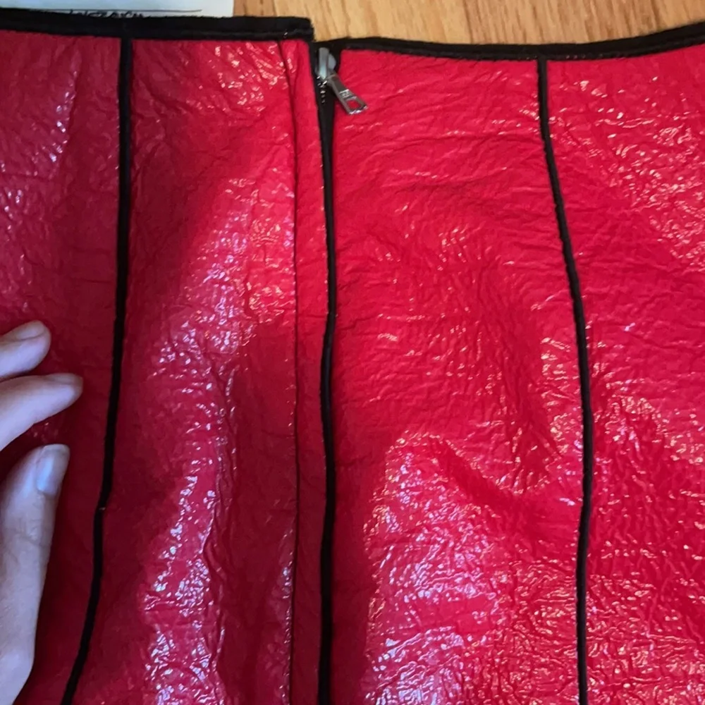 Marc Jacobs Red & Black Skirt - Size 0 - Picture 4 of 4